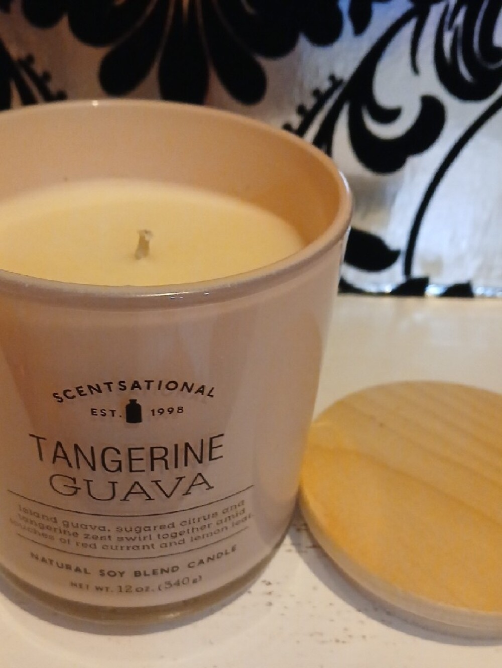 Tangerine Guava Soy Candle - Picture 2 of 2